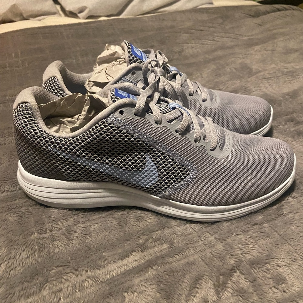 NIKE light grey and blue revolution 3 sneakers trainers